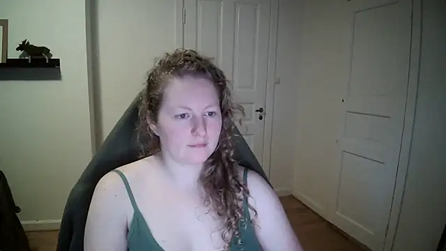 Snapshot of Girlnina-1995 chatting on 30, 12, 2024 Girlnina-1995 online show from 30, 12, 2024