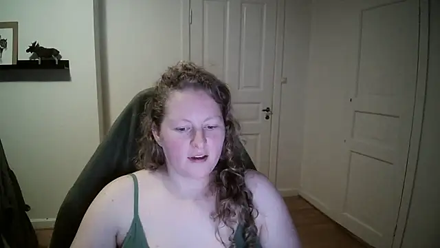 Snapshot of Girlnina-1995 chatting on 30, 12, 2024 Girlnina-1995 online show from 30, 12, 2024