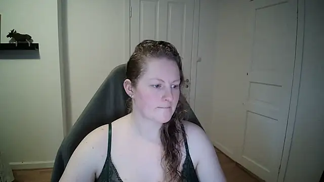 Snapshot of Girlnina-1995 chatting on 7, 1, 2025 Girlnina-1995 online show from 7, 1, 2025