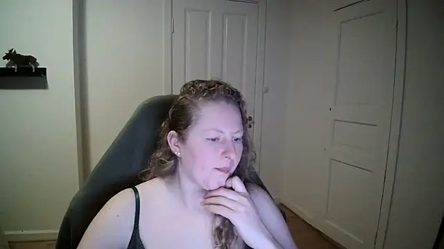 Snapshot of Girlnina-1995 chatting on 7, 1, 2025 Girlnina-1995 online show from 7, 1, 2025