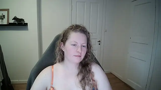 Snapshot of Girlnina-1995 chatting on 9, 1, 2025 Girlnina-1995 online show from 9, 1, 2025