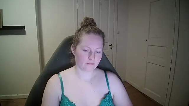 Snapshot of Girlnina-1995 chatting on 21, 1, 2025 Girlnina-1995 online show from 21, 1, 2025