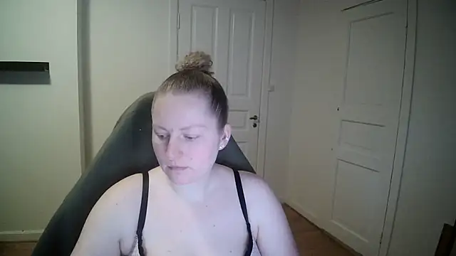 Snapshot of Girlnina-1995 chatting on 23, 1, 2025 Girlnina-1995 online show from 23, 1, 2025