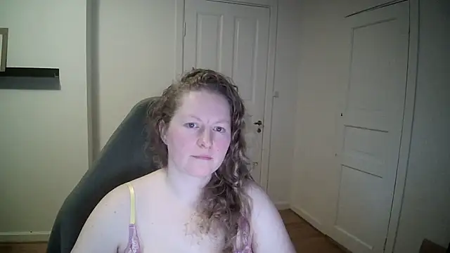 Snapshot of Girlnina-1995 chatting on 3, 2, 2025 Girlnina-1995 online show from 3, 2, 2025