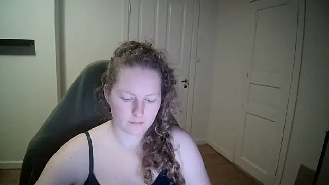 Snapshot of Girlnina-1995 chatting on 4, 2, 2025 Girlnina-1995 online show from 4, 2, 2025