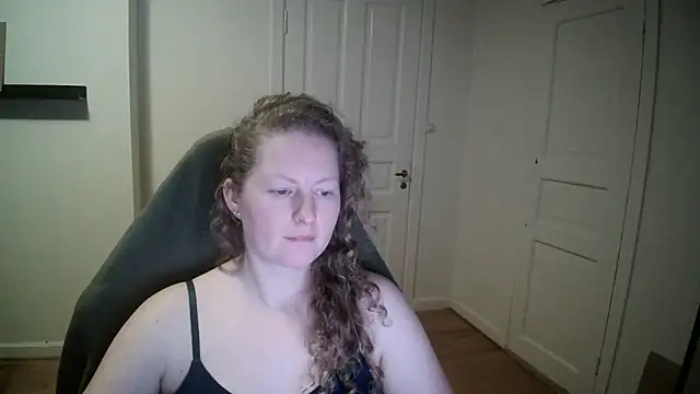 Snapshot of Girlnina-1995 chatting on 4, 2, 2025 Girlnina-1995 online show from 4, 2, 2025