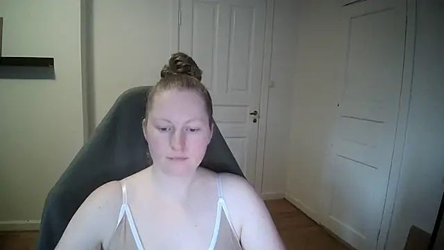 Snapshot of Girlnina-1995 chatting on 5, 2, 2025 Girlnina-1995 online show from 5, 2, 2025