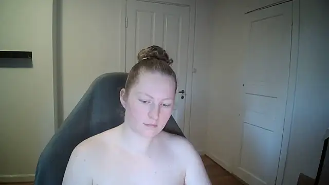 Snapshot of Girlnina-1995 chatting on 6, 2, 2025 Girlnina-1995 online show from 6, 2, 2025