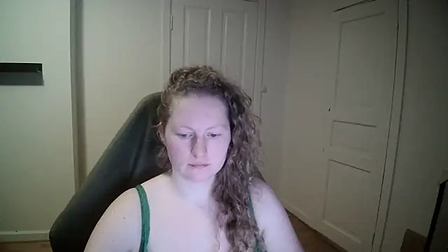 Snapshot of Girlnina-1995 chatting on 10, 2, 2025 Girlnina-1995 online show from 10, 2, 2025