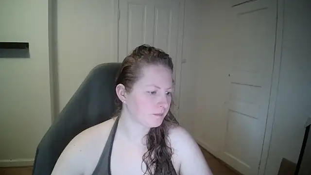 Snapshot of Girlnina-1995 chatting on 11, 2, 2025 Girlnina-1995 online show from 11, 2, 2025