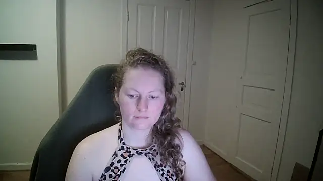 Snapshot of Girlnina-1995 chatting on 12, 2, 2025 Girlnina-1995 online show from 12, 2, 2025