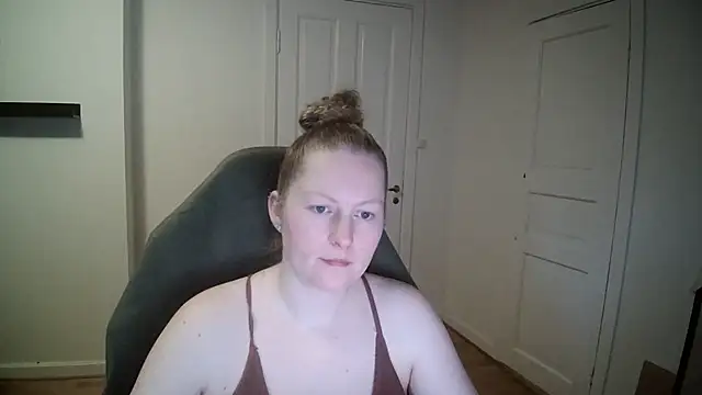 Snapshot of Girlnina-1995 chatting on 13, 2, 2025 Girlnina-1995 online show from 13, 2, 2025