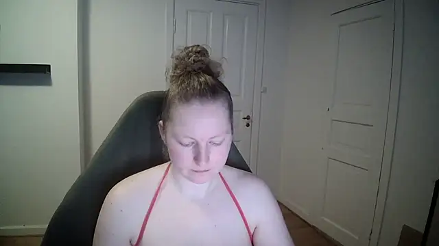 Snapshot of Girlnina-1995 chatting on 14, 2, 2025 Girlnina-1995 online show from 14, 2, 2025