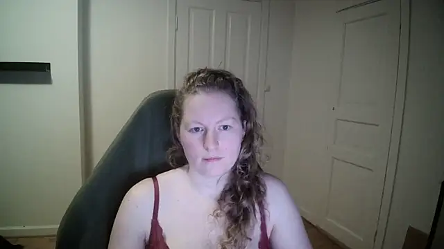 Snapshot of Girlnina-1995 chatting on 17, 2, 2025 Girlnina-1995 online show from 17, 2, 2025