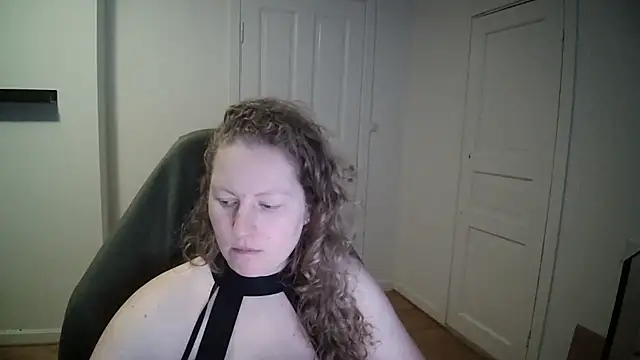 Snapshot of Girlnina-1995 chatting on 18, 2, 2025 Girlnina-1995 online show from 18, 2, 2025