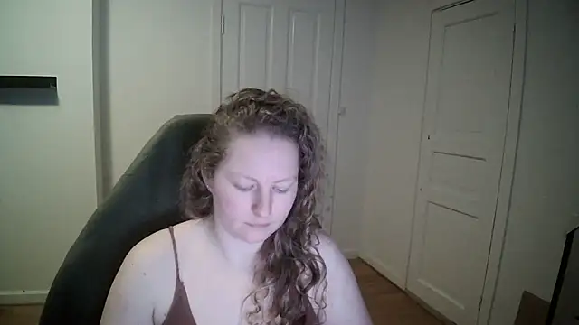 Snapshot of Girlnina-1995 chatting on 19, 2, 2025 Girlnina-1995 online show from 19, 2, 2025