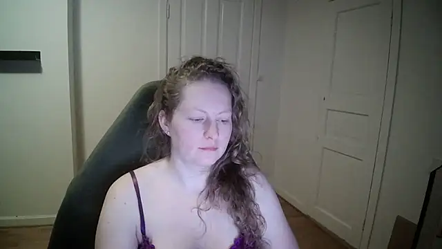 Snapshot of Girlnina-1995 chatting on 20, 2, 2025 Girlnina-1995 online show from 20, 2, 2025