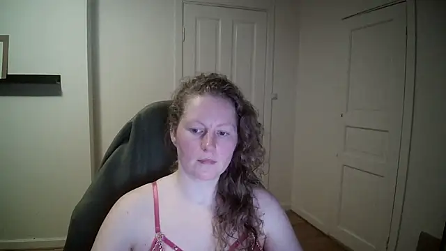 Snapshot of Girlnina-1995 chatting on 24, 2, 2025 Girlnina-1995 online show from 24, 2, 2025