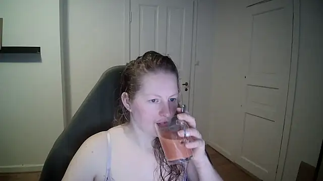 Snapshot of Girlnina-1995 chatting on 27, 2, 2025 Girlnina-1995 online show from 27, 2, 2025