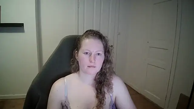 Snapshot of Girlnina-1995 chatting on 27, 2, 2025 Girlnina-1995 online show from 27, 2, 2025