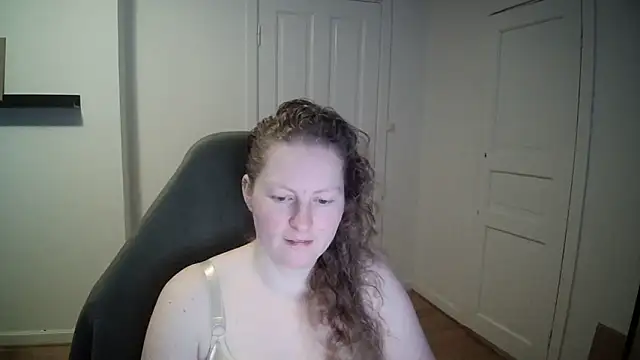 Snapshot of Girlnina-1995 chatting on 28, 2, 2025 Girlnina-1995 online show from 28, 2, 2025