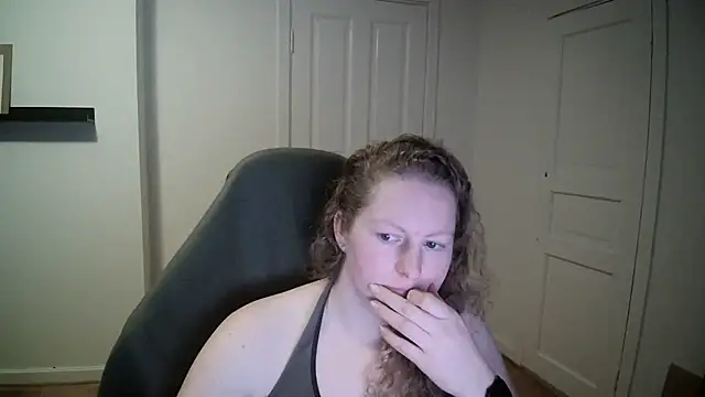 Snapshot of Girlnina-1995 chatting on 3, 3, 2025 Girlnina-1995 online show from 3, 3, 2025