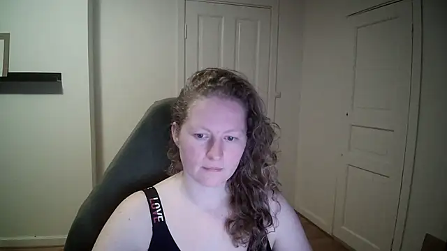 Snapshot of Girlnina-1995 chatting on 4, 3, 2025 Girlnina-1995 online show from 4, 3, 2025