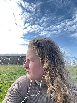 Snapshot of Girlnina-1995 chatting on 7, 3, 2025 Girlnina-1995 online show from 7, 3, 2025