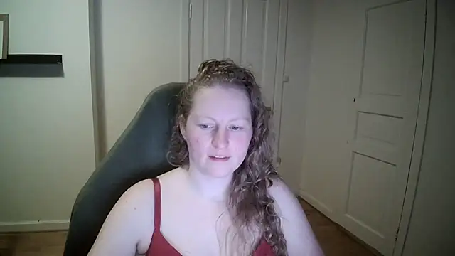 Snapshot of Girlnina-1995 chatting on 18, 3, 2025 Girlnina-1995 online show from 18, 3, 2025