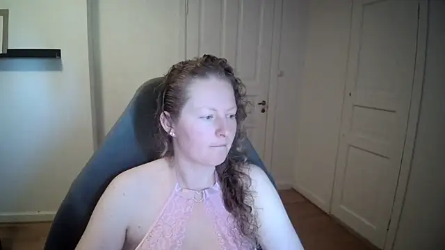 Snapshot of Girlnina-1995 chatting on 20, 3, 2025 Girlnina-1995 online show from 20, 3, 2025