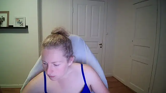 Snapshot of Girlnina-1995 chatting on 16, 9, 2025 Girlnina-1995 online show from 16, 9, 2025