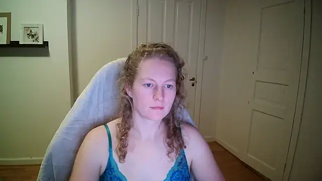 Snapshot of Girlnina-1995 chatting on 4, 11, 2025 Girlnina-1995 online show from 4, 11, 2025