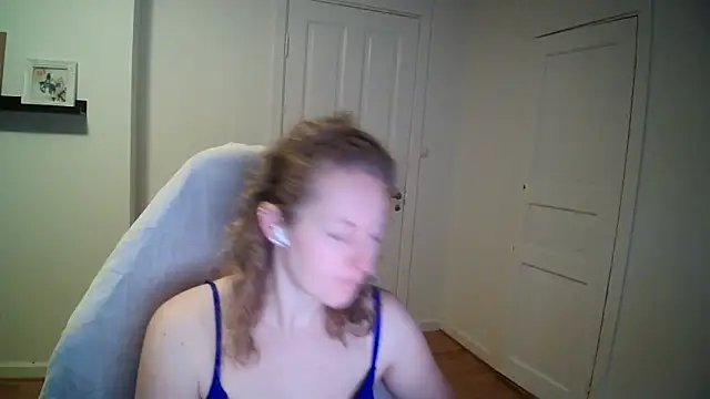 Snapshot of Girlnina-1995 chatting on 3, 12, 2025 Girlnina-1995 online show from 3, 12, 2025