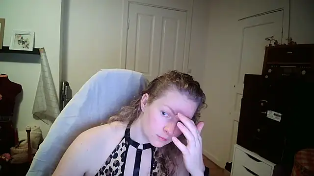 Snapshot of Girlnina-1995 chatting on 15, 12, 2025 Girlnina-1995 online show from 15, 12, 2025