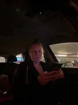 Snapshot of Girlnina-1995 chatting on 17, 12, 2025 Girlnina-1995 online show from 17, 12, 2025