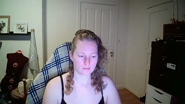 Snapshot of Girlnina-1995 chatting on 12, 1, 2026 Girlnina-1995 online show from 12, 1, 2026