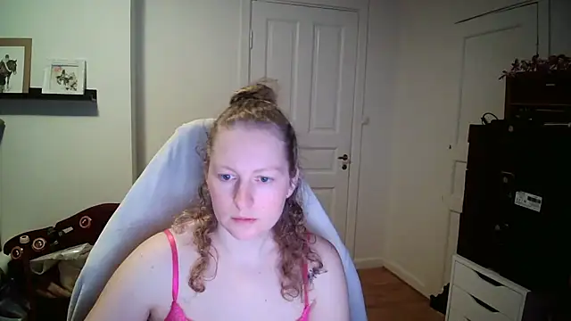 Snapshot of Girlnina-1995 chatting on 3, 2, 2026 Girlnina-1995 online show from 3, 2, 2026