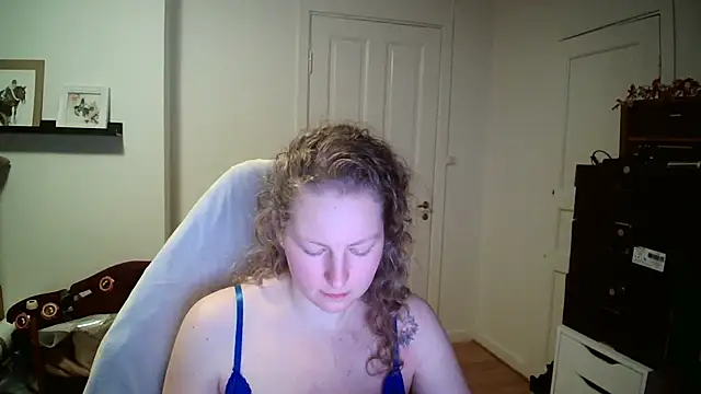 Snapshot of Girlnina-1995 chatting on 10, 2, 2026 Girlnina-1995 online show from 10, 2, 2026