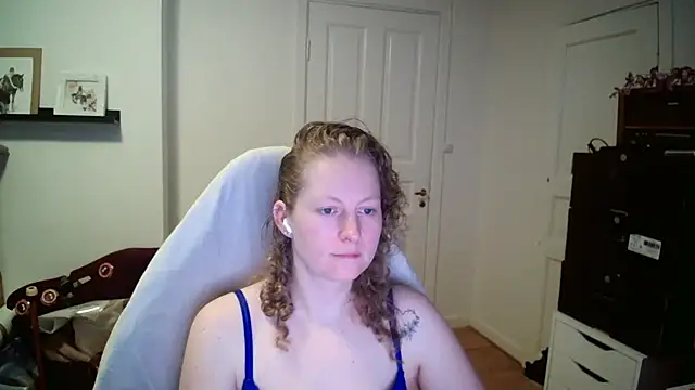 Snapshot of Girlnina-1995 chatting on 11, 2, 2026 Girlnina-1995 online show from 11, 2, 2026