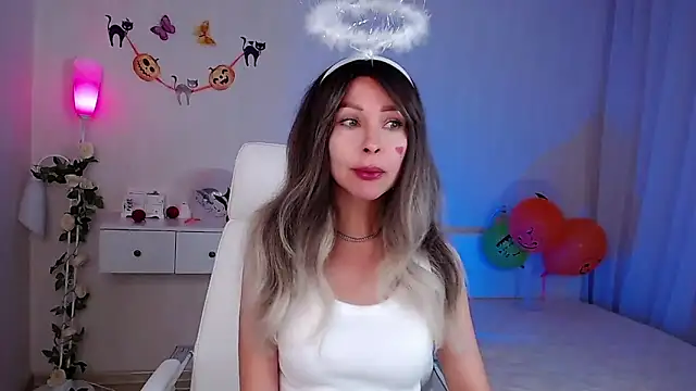 Snapshot of wendifoste chatting on 31, 10, 2025 wendifoste online show from 31, 10, 2025