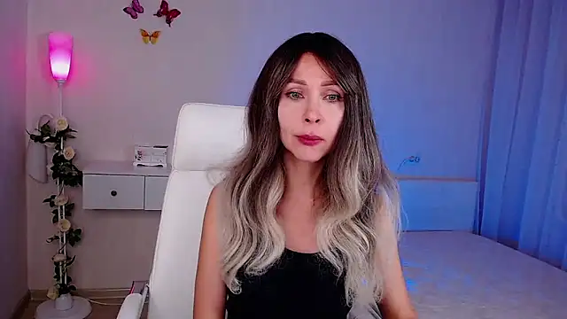 Snapshot of wendifoste chatting on 6, 11, 2025 wendifoste online show from 6, 11, 2025