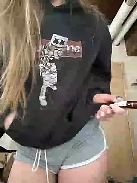 eatmeplease44 online show from 1, 2, 2025