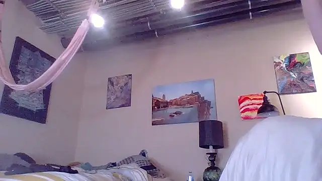 eatmeplease44 online show from 24, 3, 2026