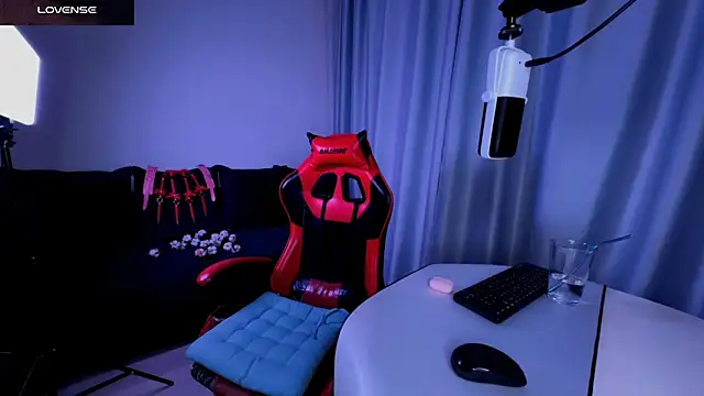 DivineBite online show from 6, 3, 2025