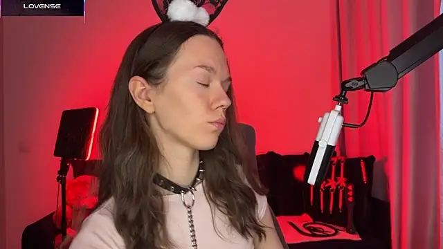 DivineBite online show from 6, 10, 2025