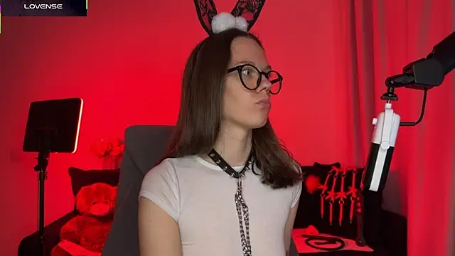 DivineBite online show from 17, 10, 2025