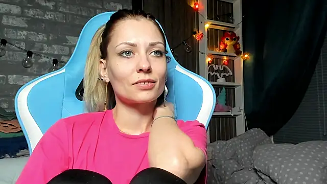 karo123421 online show from 15, 12, 2025