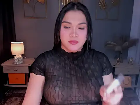 Snapshot of MaxeneCullens chatting on 4, 10, 2025 MaxeneCullens online show from 4, 10, 2025