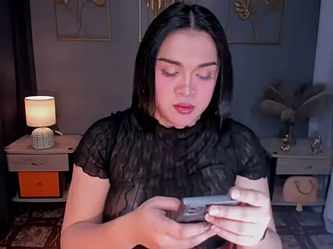 Snapshot of MaxeneCullens chatting on 4, 11, 2025 MaxeneCullens online show from 4, 11, 2025