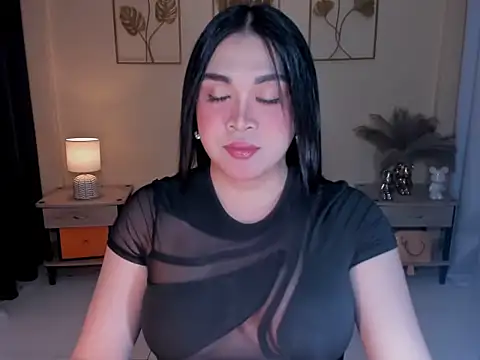 MaxeneCullens online show from 17, 4, 2026